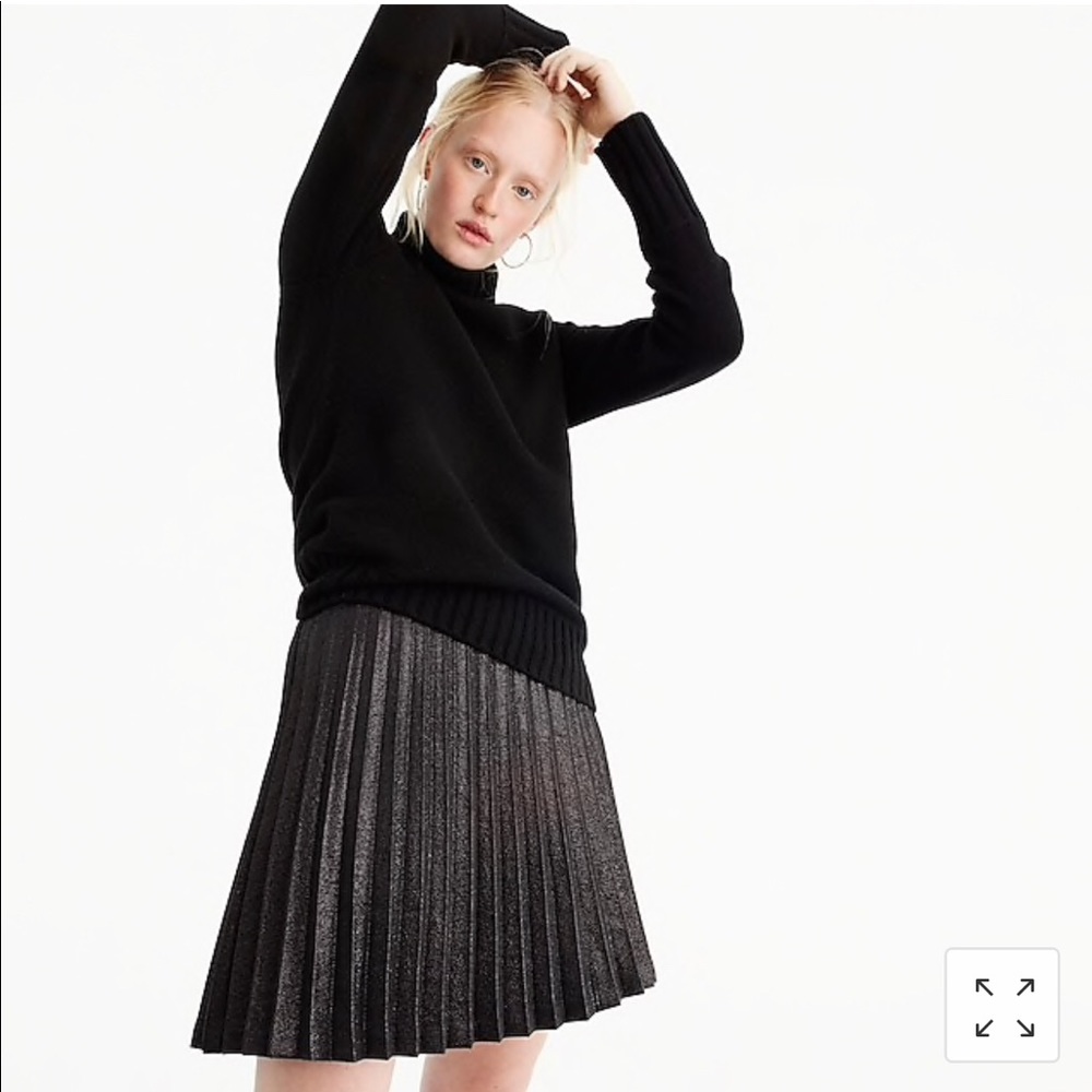 Lame pleated mini skirt, NWOT